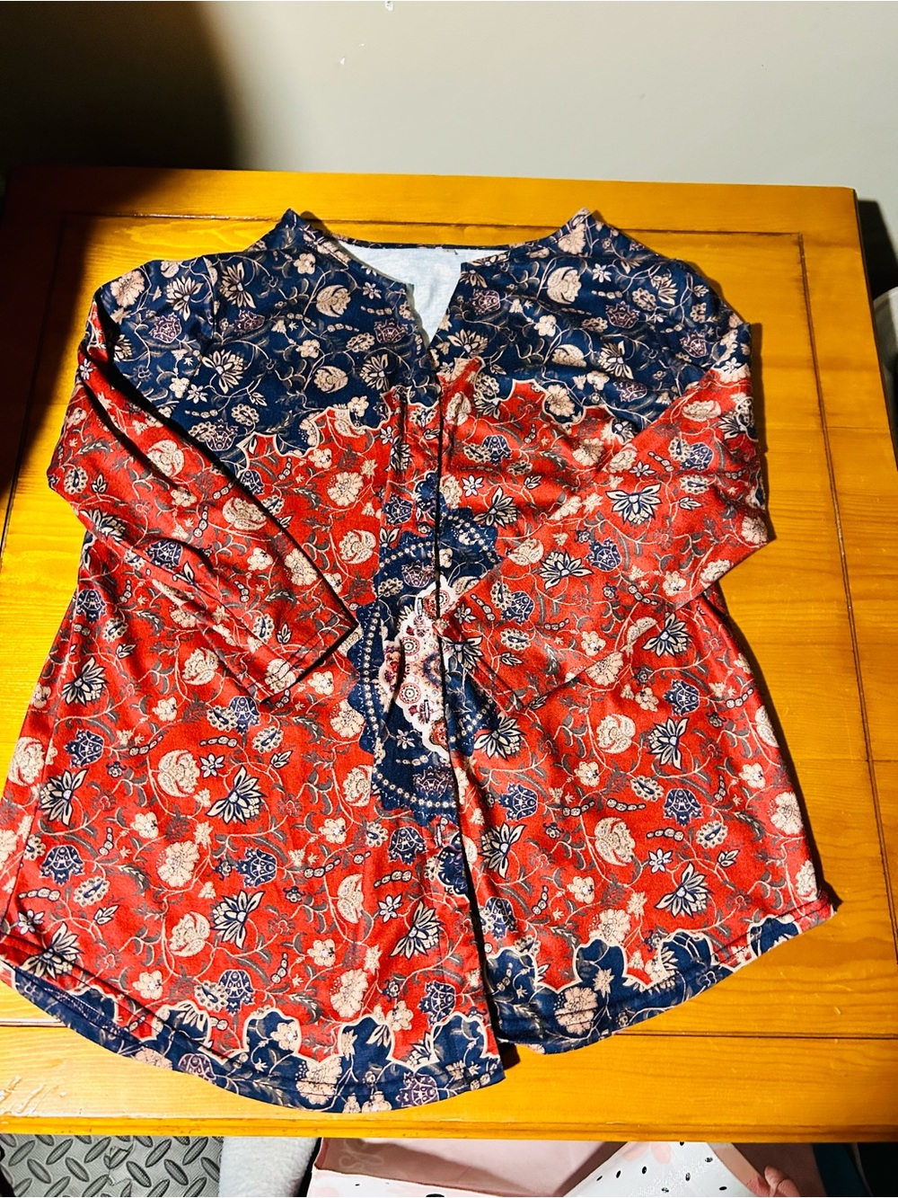 (3/$10) 3/4 sleeve Red & Navy Floral Button-Up tshirt